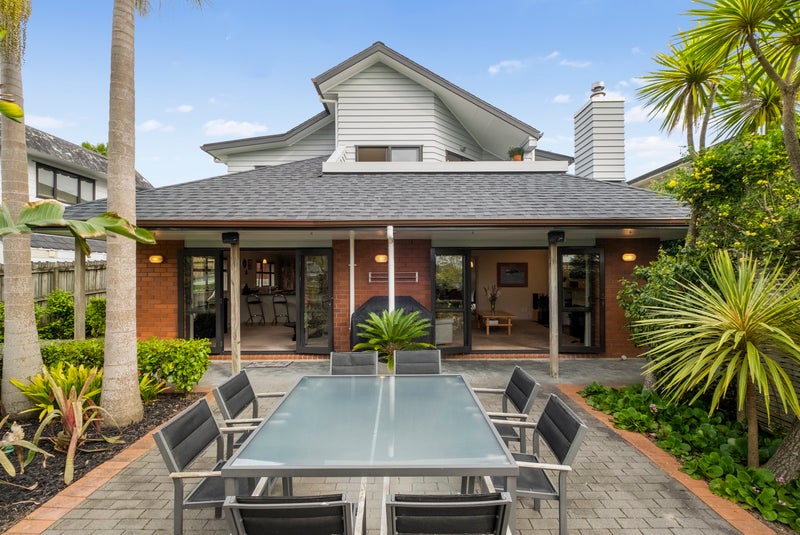 25 Dakota Avenue, Beach Haven, Auckland - Carousel 1