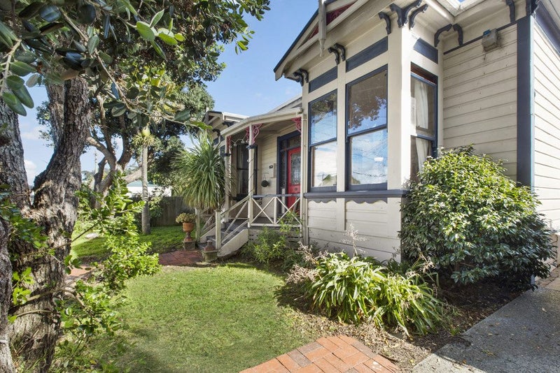 102 Derwent Street, Island Bay, Wellington - Carousel 2