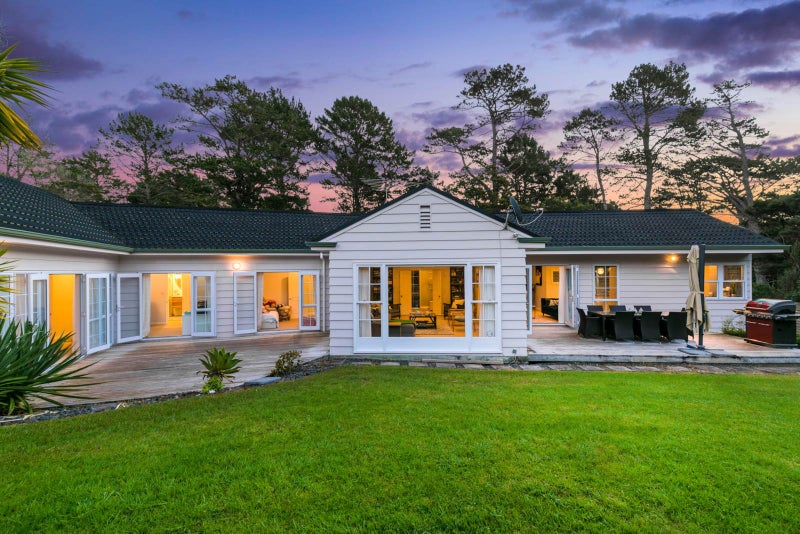 181A Greenhithe Road, Greenhithe, Auckland - Carousel 1