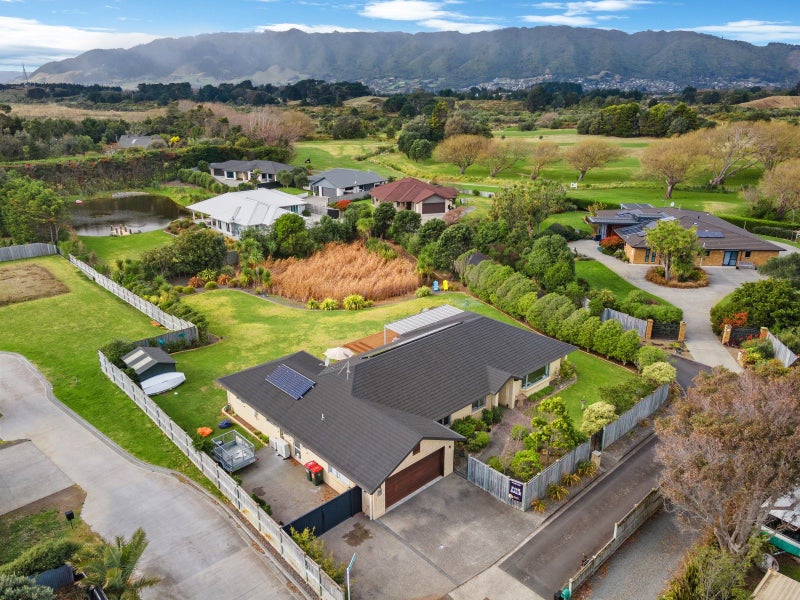 32 Titoki Road, Waikanae Beach, Waikanae - Carousel 2