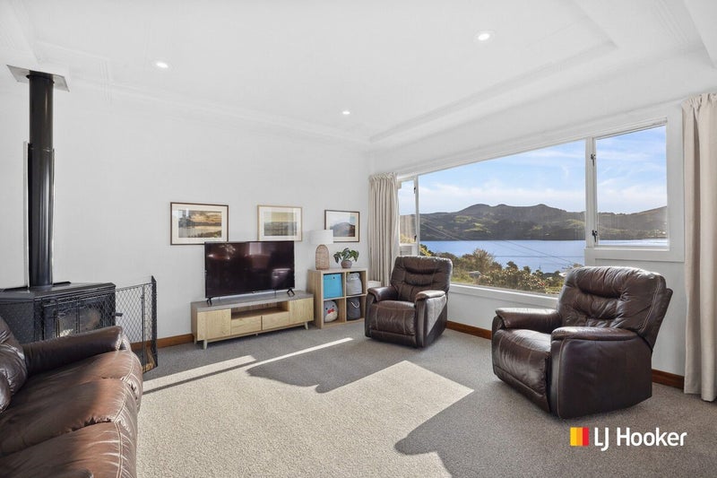 17 Roebuck Rise, Broad Bay, Dunedin - Carousel 2