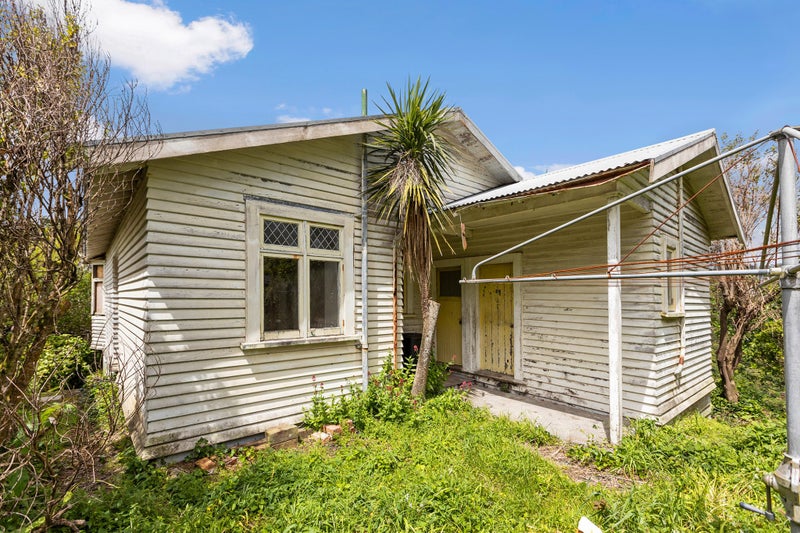 1 Koromiko Road, Aro Valley, Wellington - Carousel 1
