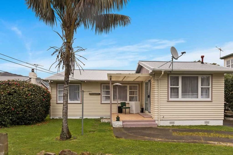 54 Gordon Street, Avalon, Lower Hutt - Carousel 1