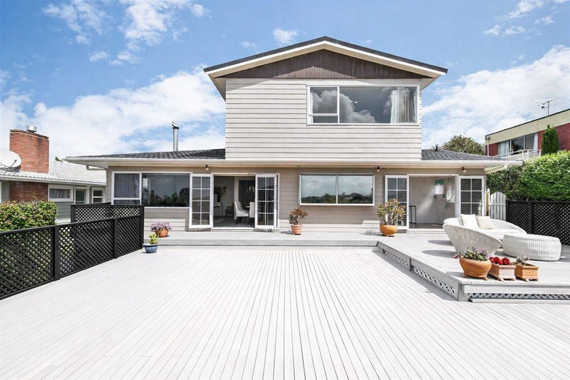33 Agincourt Street, Glenfield, Auckland - Carousel 1
