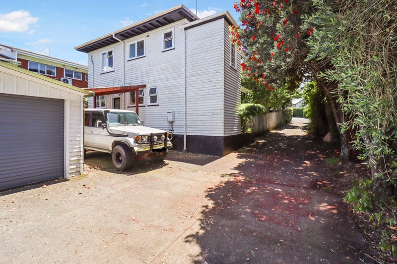 84A Owairaka Avenue, Mount Albert, Auckland - Carousel 9