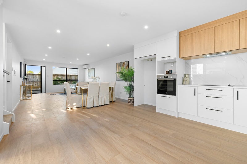 8B Claridge Street, Glen Eden, Auckland - Carousel 2