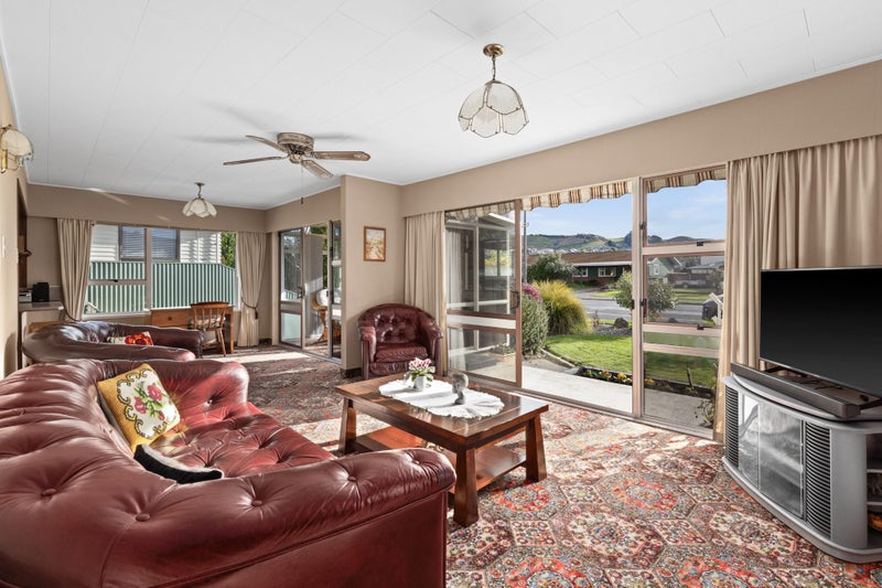 2/444 Gloucester Street, Taradale, Napier - Carousel 2