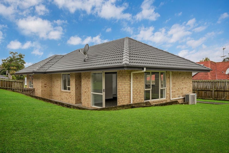 17 Cretian Crescent, Henderson, Auckland - Carousel 1