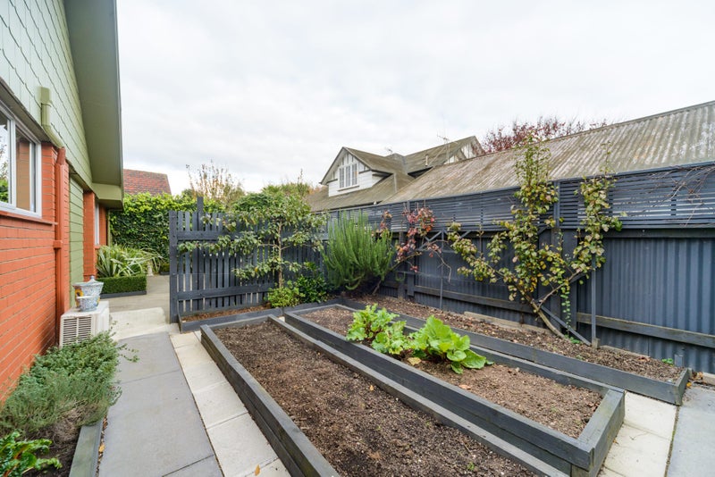 79 Park Road, West End, Palmerston North - Carousel 24