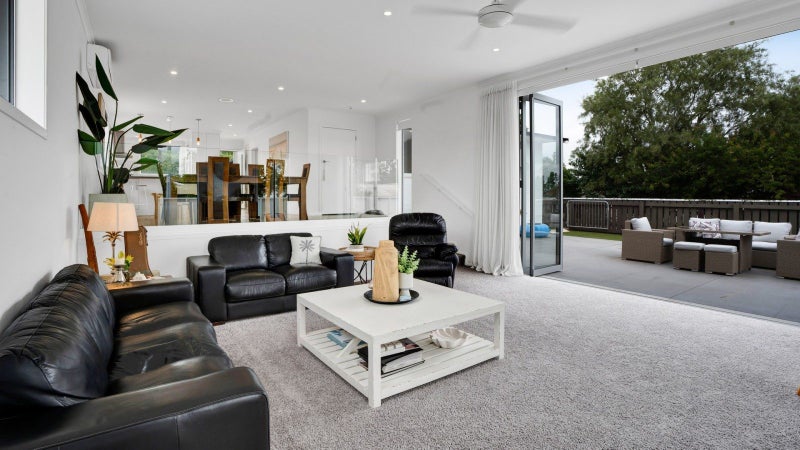 15 Kowhai Street, Strandon, New Plymouth - Carousel 1