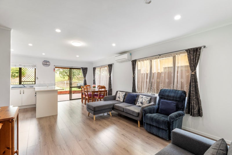 24/8 Margan Avenue, New Lynn, Auckland - Carousel 2