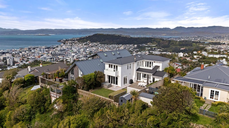 52 Karepa Street, Brooklyn, Wellington - Carousel 1