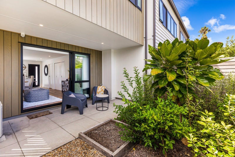 4/35 Garadice Road, Rothesay Bay, Auckland - Carousel 1