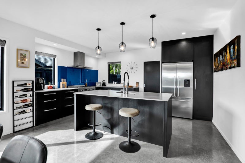 4 Cessna Lane, Glen Avon, New Plymouth - Carousel 1