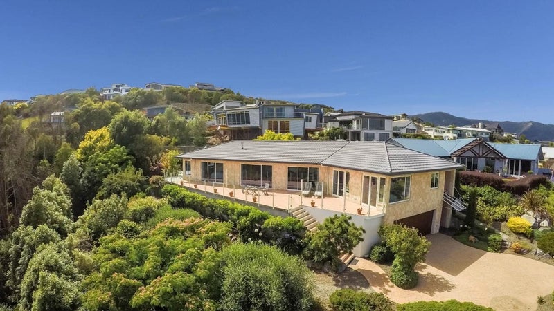 28 Zeehaen Place, Britannia Heights, Nelson - Carousel 1