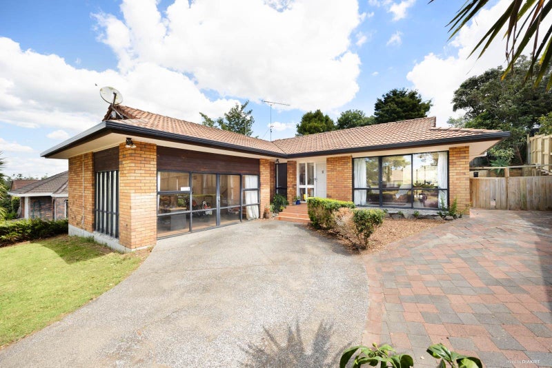 22 Voltaire Court, Botany Downs, Auckland - Carousel 1