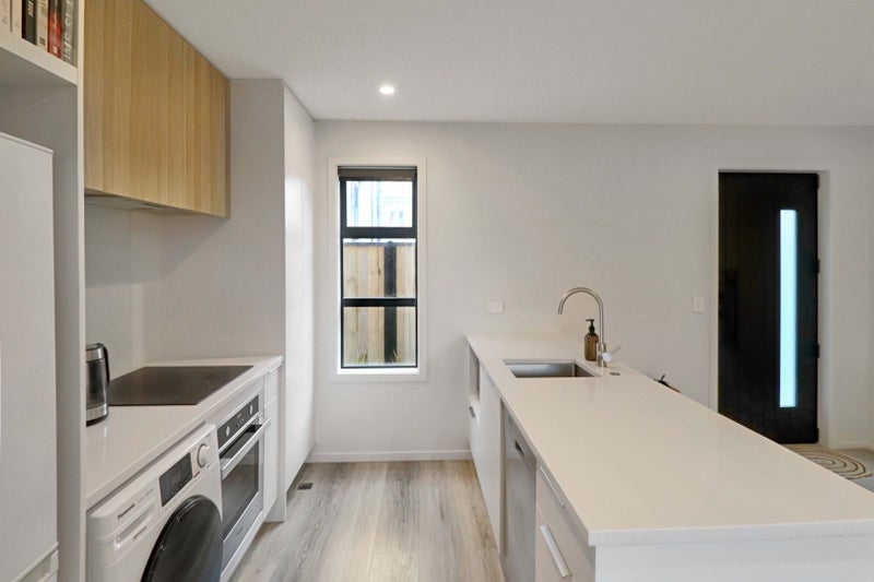 3/92 Oxford Terrace, Epuni, Lower Hutt - Carousel 2