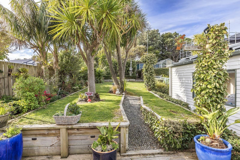 42 Herewini Street, Titahi Bay, Porirua - Carousel 2