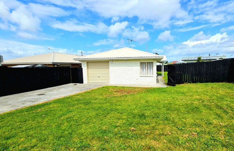 127 Shifnal Drive, Randwick Park, Auckland - Carousel 2