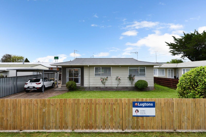 1 Poaka Avenue, Dinsdale, Hamilton - Carousel 2