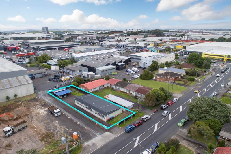 3/194 Rockfield Road, Penrose, Auckland - Carousel 1