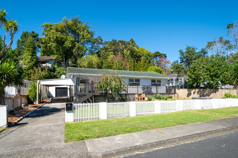 6 Staincross Street, Green Bay, Auckland - Carousel 1