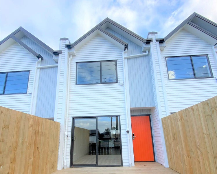 4/10 Rimu Street, New Lynn, Auckland - Carousel 1