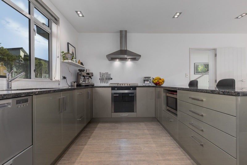 35 Endeavour Drive, Whitby, Porirua - Carousel 2