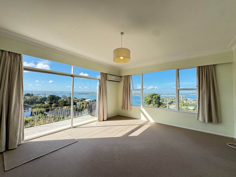 5 Viking Avenue, Hillsborough, Auckland - Carousel 1