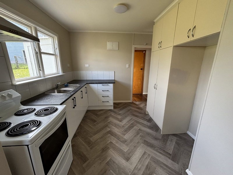 84/82 Leicester Street, Cannons Creek, Porirua - Carousel 1