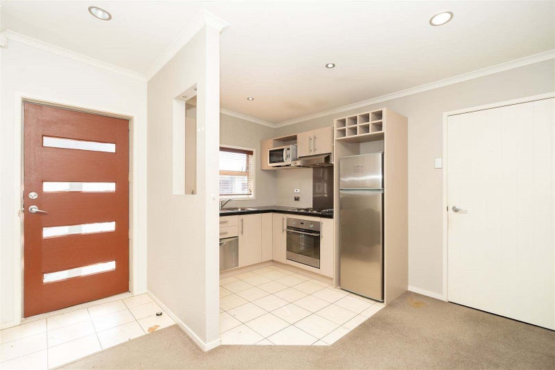 6/46 Peachgrove Road, Hamilton East, Hamilton - Carousel 2