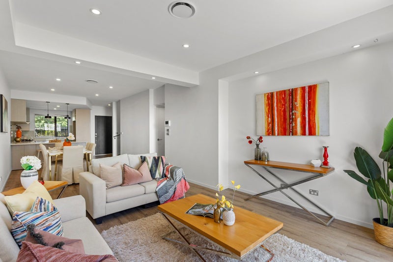 11 Moki Place, Long Bay, Auckland - Carousel 2