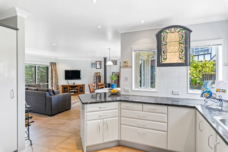 8 Tudor Court, Paraparaumu Beach, Paraparaumu - Carousel 2