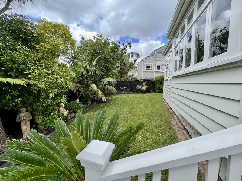 8 William Bond Street, Stanley Point, Auckland - Carousel 20