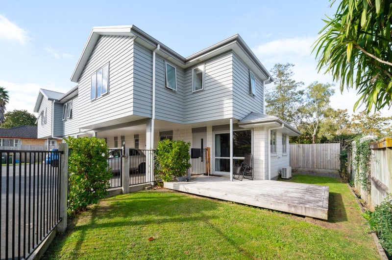 11B Knighton Road, Hillcrest, Hamilton - Carousel 1