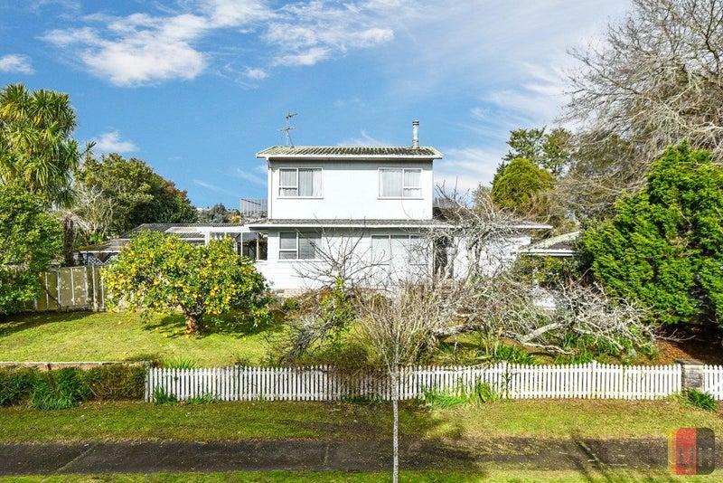 11 Sandrine Avenue, Clover Park, Auckland - Carousel 12