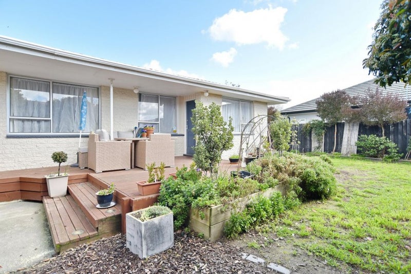 2/5 Chadbury Street, Parklands, Christchurch - Carousel 1