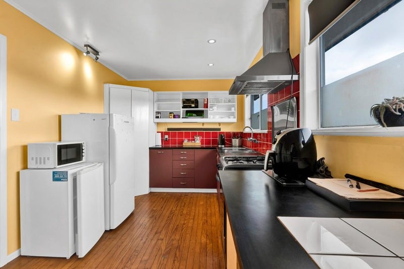 34 Endeavour Street, Marfell, New Plymouth - Carousel 2