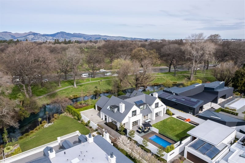 3 Helmores Lane, Merivale, Christchurch - Carousel 50