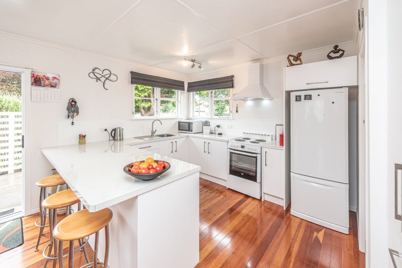 18 Suther Street, Waverley, Waverley - Carousel 2