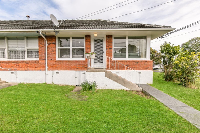 1/12 Wright Road, Point Chevalier, Auckland - Carousel 13