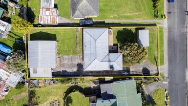 20 Stokes Avenue, Te Atatu Peninsula, Auckland - Carousel 1