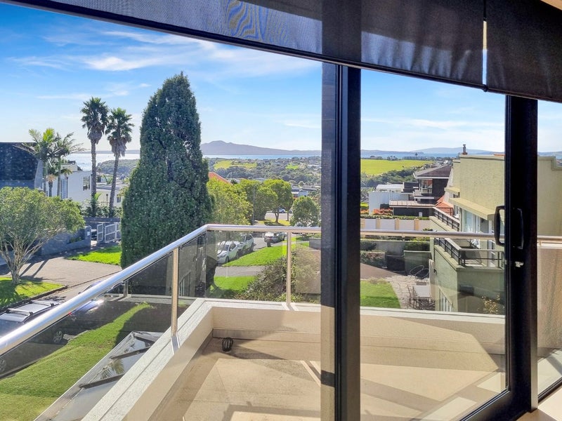3/10 Sudeley Street, Orakei, Auckland - Carousel 1