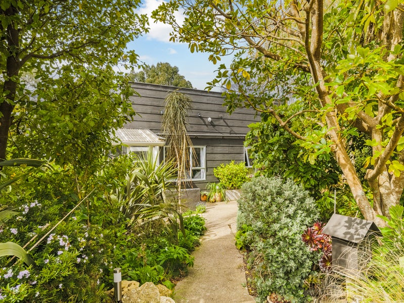 37 Frances Street, Broad Bay, Dunedin - Carousel 2