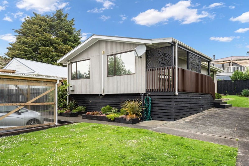 79 Eden Terrace, Te Kamo, Whangarei - Carousel 1