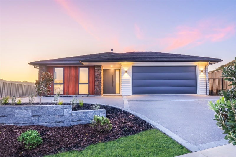 189 John Burke Drive, Aotea, Porirua - Carousel 1