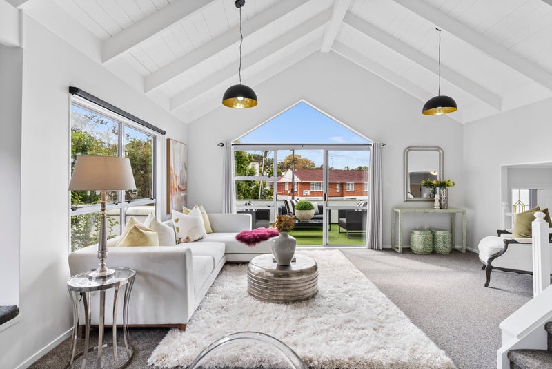 0 , Remuera - Carousel 2