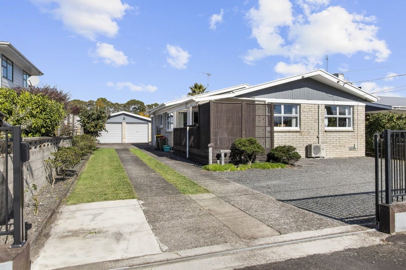 74 Fitzroy Avenue, Fitzroy, Hamilton - Carousel 1