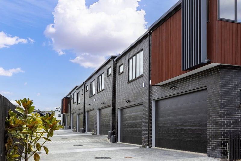 2D Longshore Drive, Long Bay, Auckland - Carousel 21