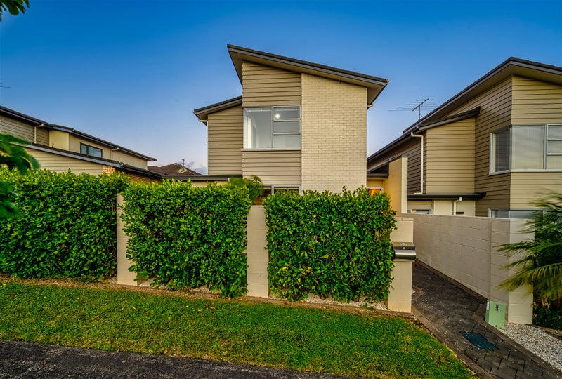 50 Topland Drive, Flat Bush, Auckland - Carousel 2